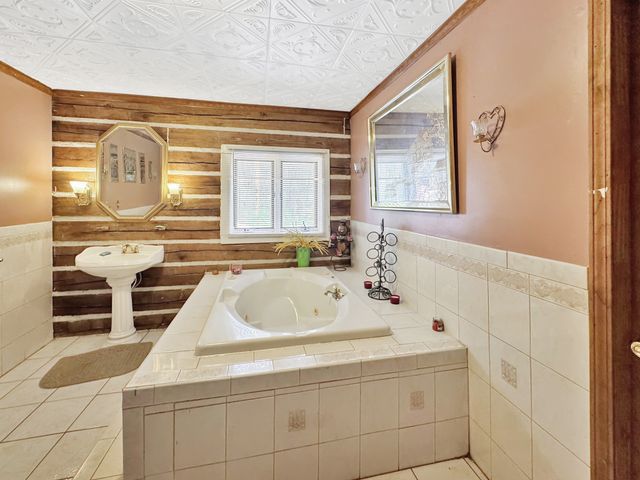 480 Hickman Shores Rd, Dover, TN 37058