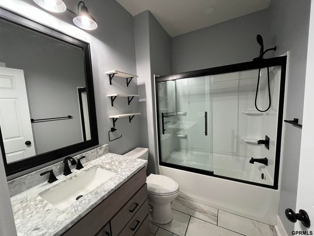 1010 Avenue E, Plattsmouth, NE 68048