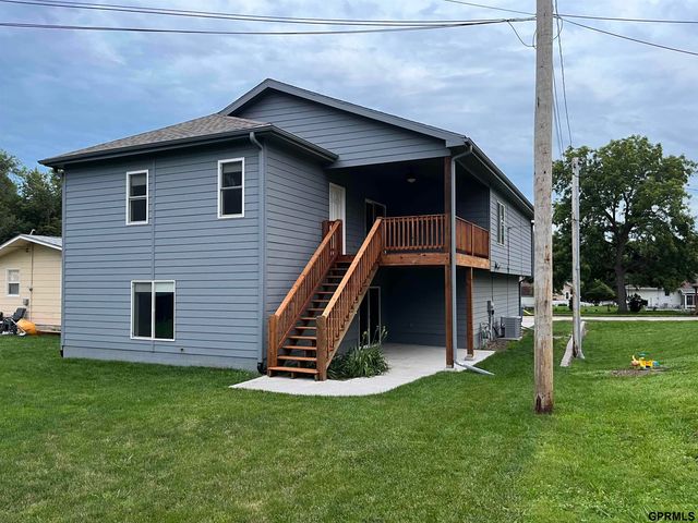 1010 Avenue E, Plattsmouth, NE 68048