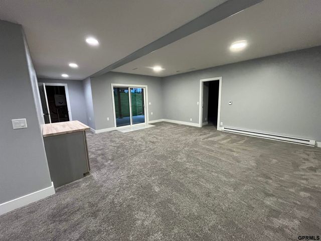 1010 Avenue E, Plattsmouth, NE 68048
