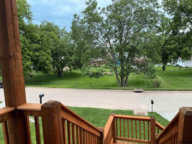 1010 Avenue E, Plattsmouth, NE 68048