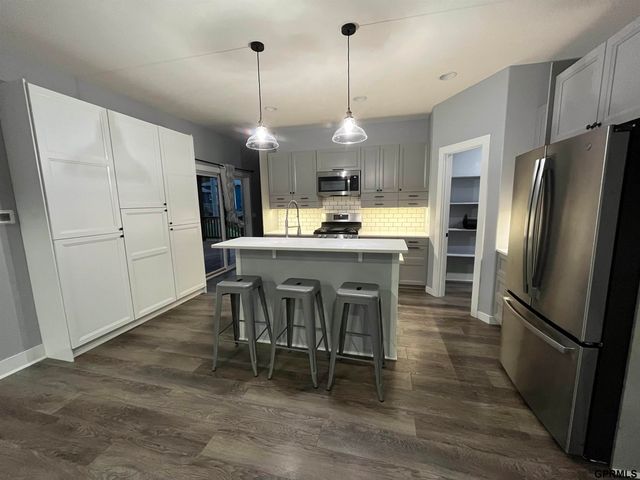 1010 Avenue E, Plattsmouth, NE 68048