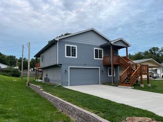 1010 Avenue E, Plattsmouth, NE 68048