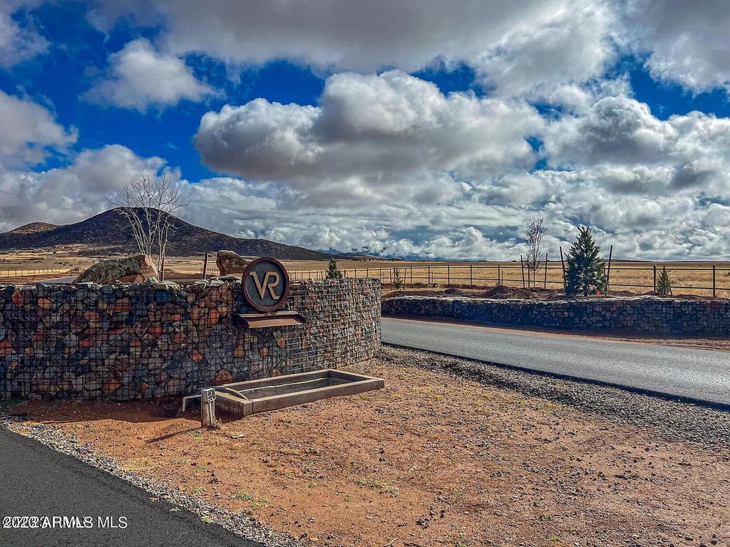 Image 3 of property listing at 10690 E Woven Gold Way 54, Prescott Valley, AZ 86314