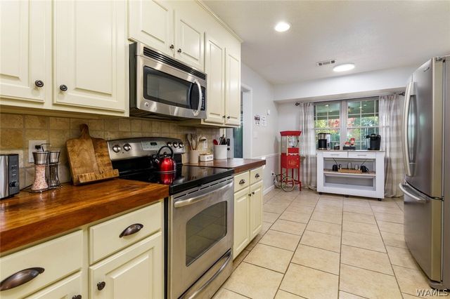 2715 Forest, Northport, AL 35476