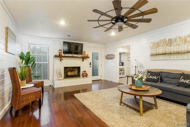 2715 Forest, Northport, AL 35476