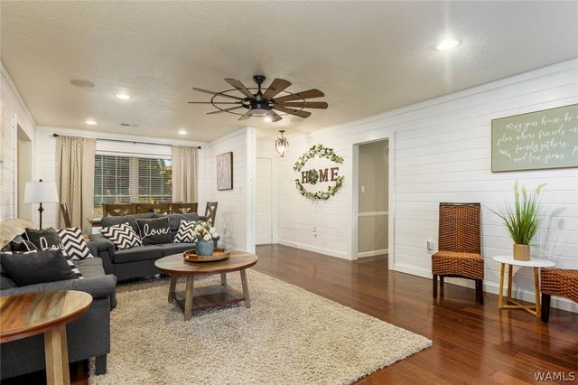2715 Forest, Northport, AL 35476