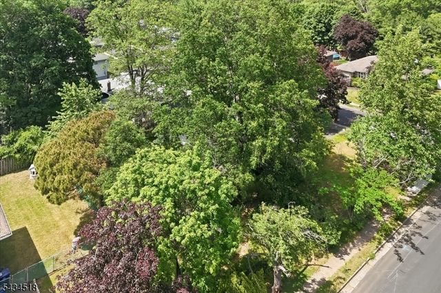 160 Hayes Ave, Clark Twp., NJ 07066
