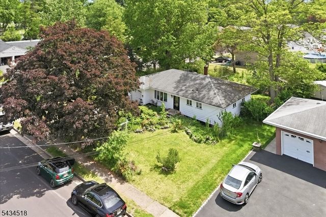 160 Hayes Ave, Clark Twp., NJ 07066