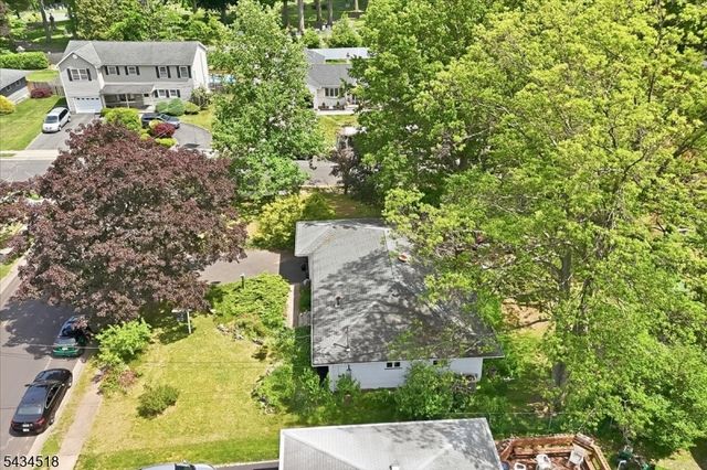 160 Hayes Ave, Clark Twp., NJ 07066