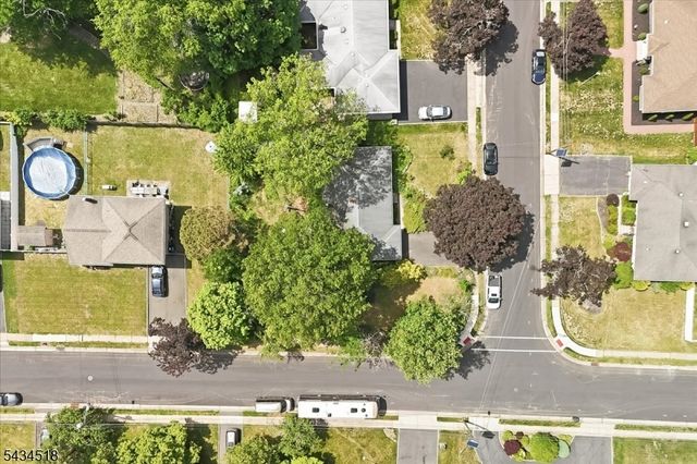 160 Hayes Ave, Clark Twp., NJ 07066