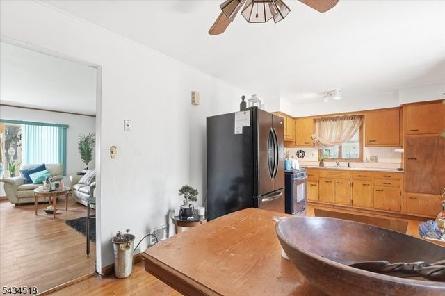 160 Hayes Ave, Clark Twp., NJ 07066