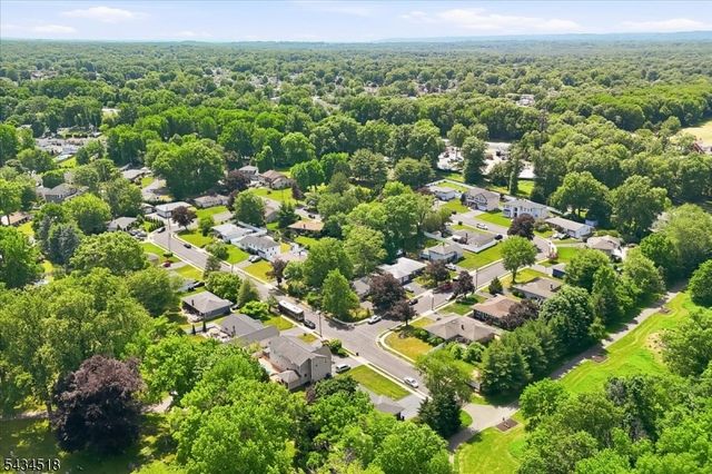 160 Hayes Ave, Clark Twp., NJ 07066