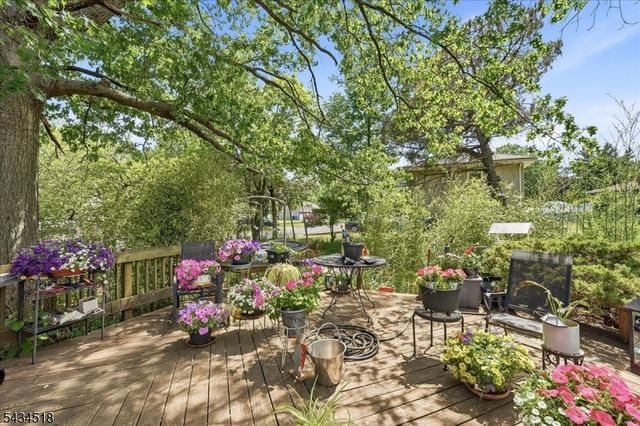 160 Hayes Ave, Clark Twp., NJ 07066