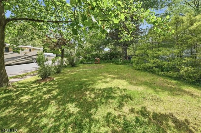 160 Hayes Ave, Clark Twp., NJ 07066