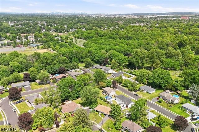 160 Hayes Ave, Clark Twp., NJ 07066