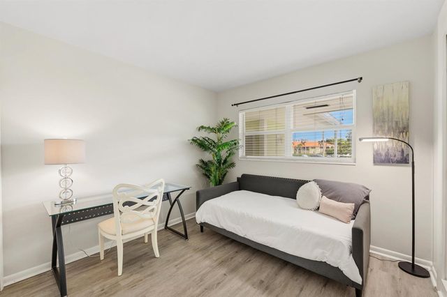68 YACHT CLUB Drive 20, North Palm Beach, FL 33408