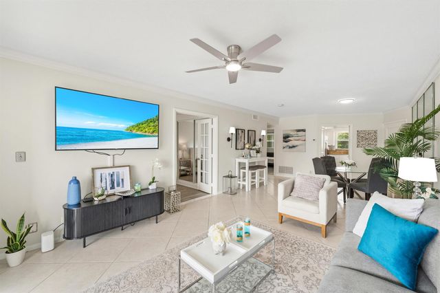 68 YACHT CLUB Drive 20, North Palm Beach, FL 33408