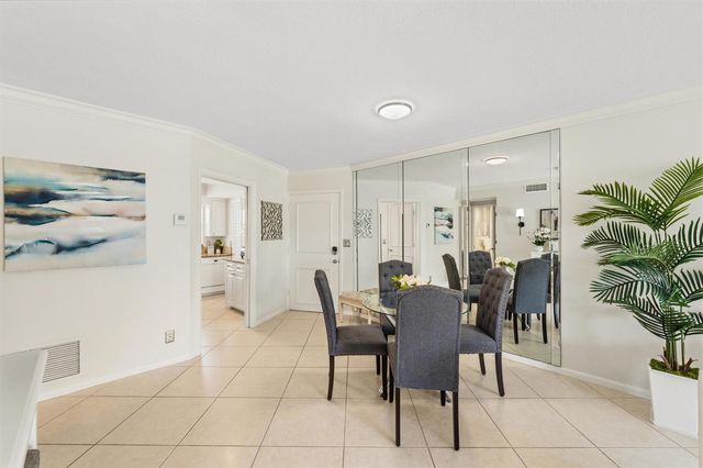 68 YACHT CLUB Drive 20, North Palm Beach, FL 33408