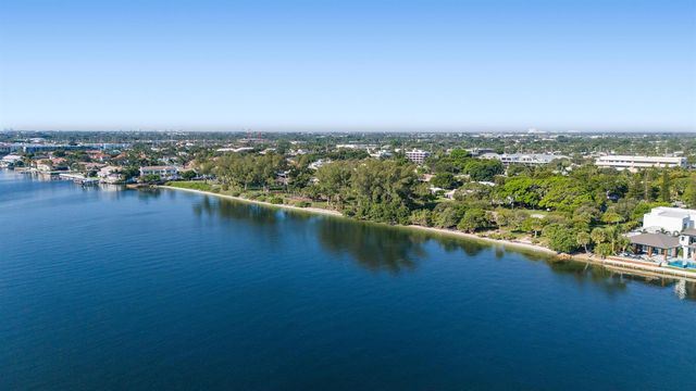 68 YACHT CLUB Drive 20, North Palm Beach, FL 33408