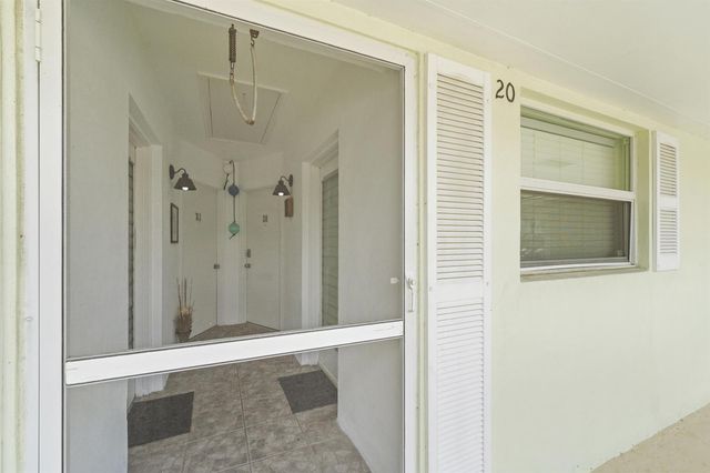 68 YACHT CLUB Drive 20, North Palm Beach, FL 33408