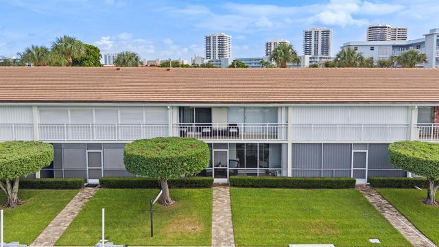 68 YACHT CLUB Drive 20, North Palm Beach, FL 33408