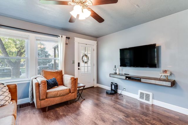 1024 S Vassar St, Wichita, KS 67218