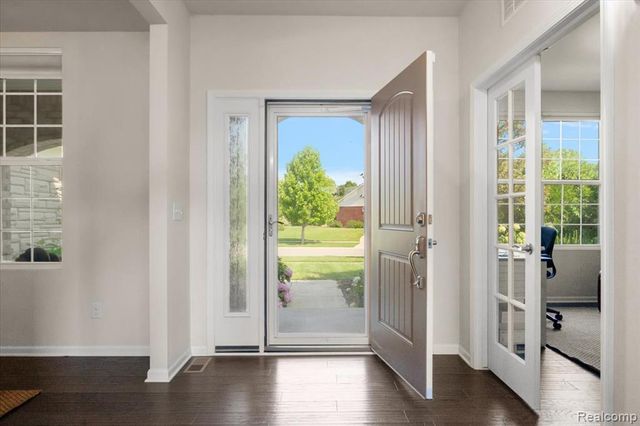 50723 Auburndale Court, Canton, MI 48187