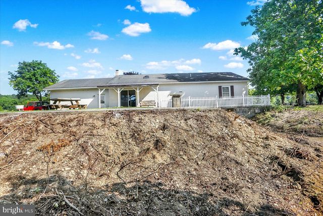 1814 FAIRGROUND RD, Liverpool, PA 17045