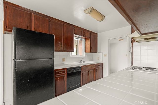 2504 Sutton Place, Bakersfield, CA 93309