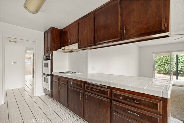 2504 Sutton Place, Bakersfield, CA 93309