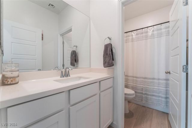 8831 Sasquatch Run Avenue, Las Vegas, NV 89166