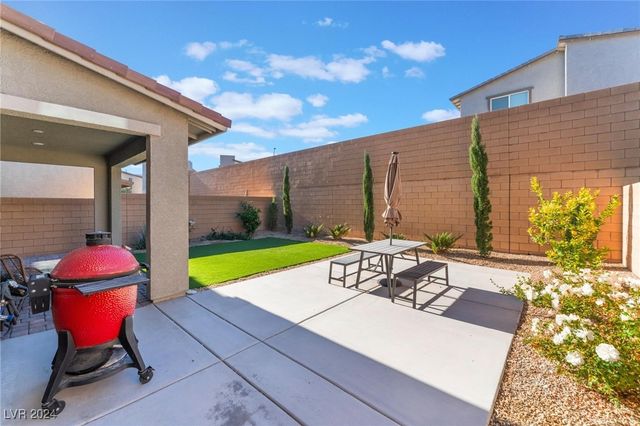 8831 Sasquatch Run Avenue, Las Vegas, NV 89166