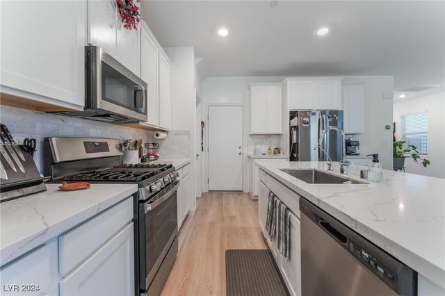 8831 Sasquatch Run Avenue, Las Vegas, NV 89166