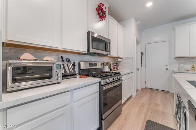 8831 Sasquatch Run Avenue, Las Vegas, NV 89166