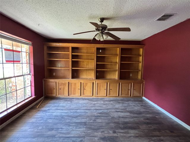 9705 Chalet Drive, Shreveport, LA 71118