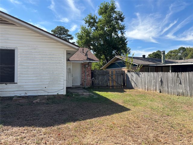 9705 Chalet Drive, Shreveport, LA 71118
