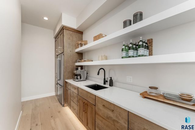 1715 Ethan St Street, Harrisburg, SD 57032