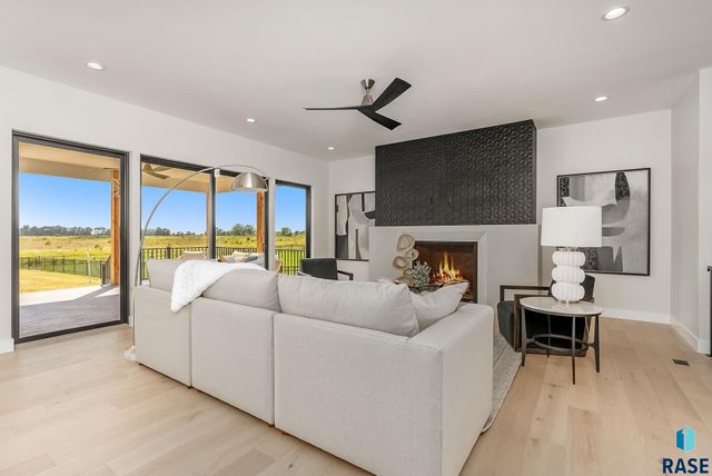 1715 Ethan St Street, Harrisburg, SD 57032