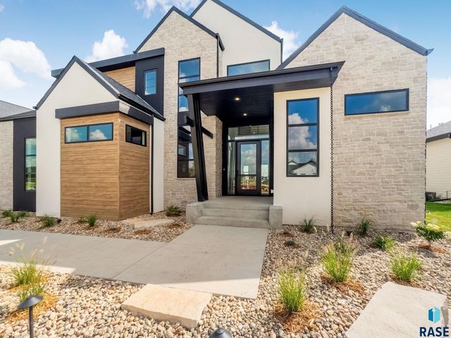 1715 Ethan St Street, Harrisburg, SD 57032