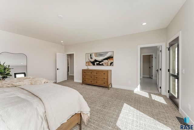 1715 Ethan St Street, Harrisburg, SD 57032