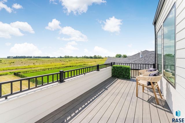 1715 Ethan St Street, Harrisburg, SD 57032