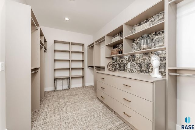 1715 Ethan St Street, Harrisburg, SD 57032