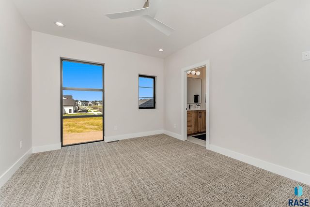 1715 Ethan St Street, Harrisburg, SD 57032