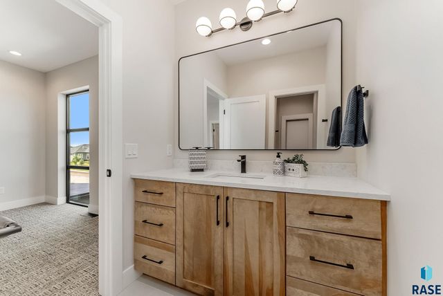 1715 Ethan St Street, Harrisburg, SD 57032