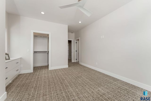 1715 Ethan St Street, Harrisburg, SD 57032