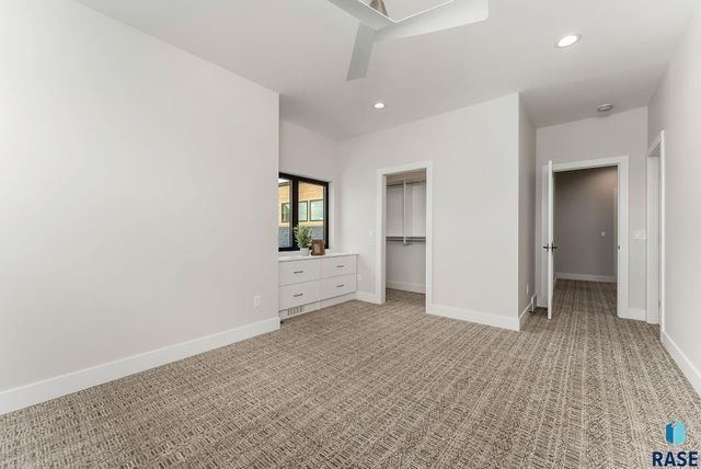 1715 Ethan St Street, Harrisburg, SD 57032