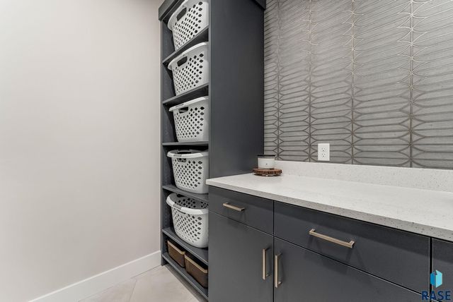 1715 Ethan St Street, Harrisburg, SD 57032