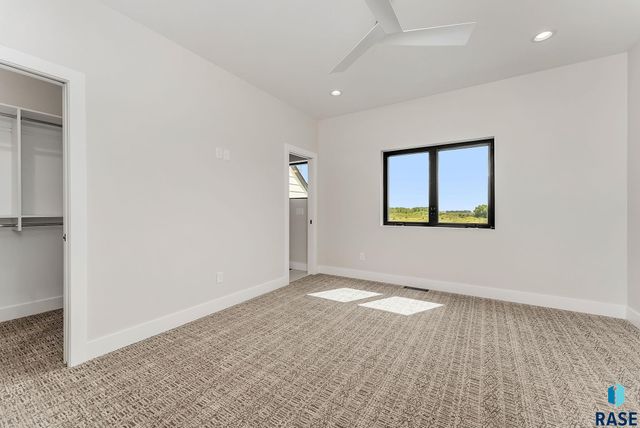 1715 Ethan St Street, Harrisburg, SD 57032