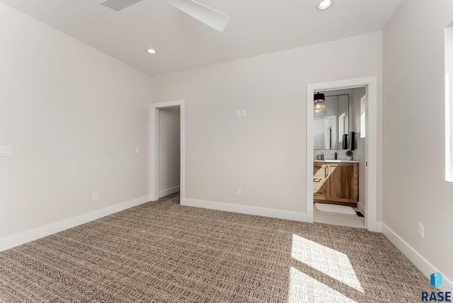 1715 Ethan St Street, Harrisburg, SD 57032